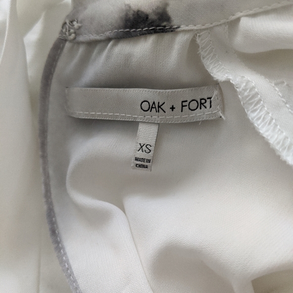 Loose fitting Oak and Fort dress - Picture 3 of 3